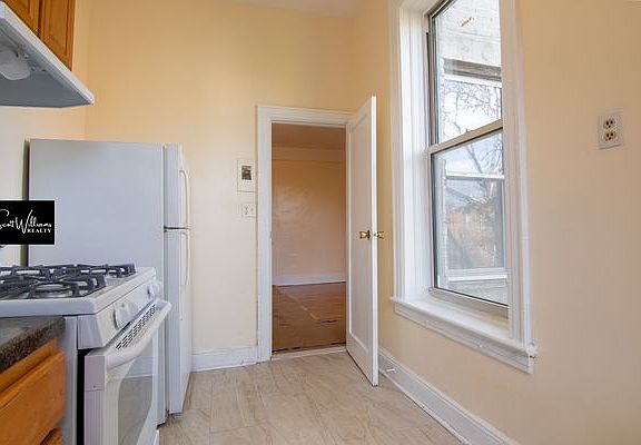 3rd image of 355 Franklin Ave #7