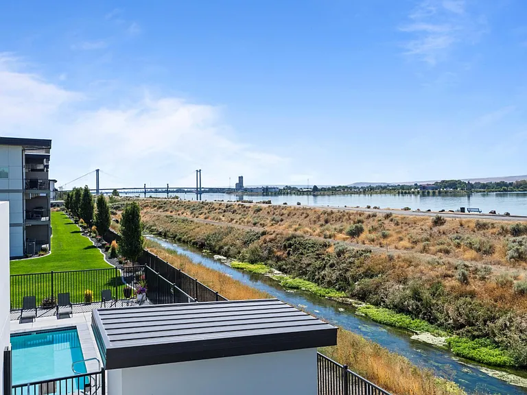 Columbia River Walk Apartments — Photo 58