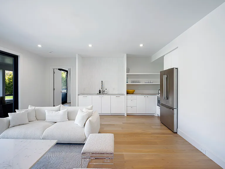 130 Highview Dr — Photo 15
