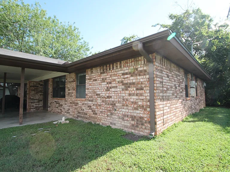 309B Margaret Lee St — Photo 3