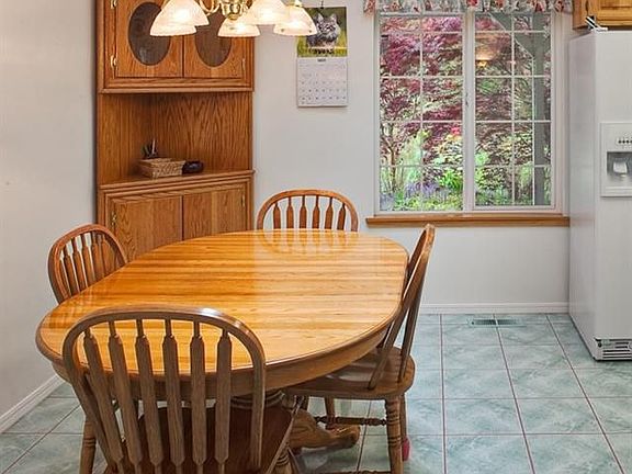 4th image of 7536 Celesta Ln SW