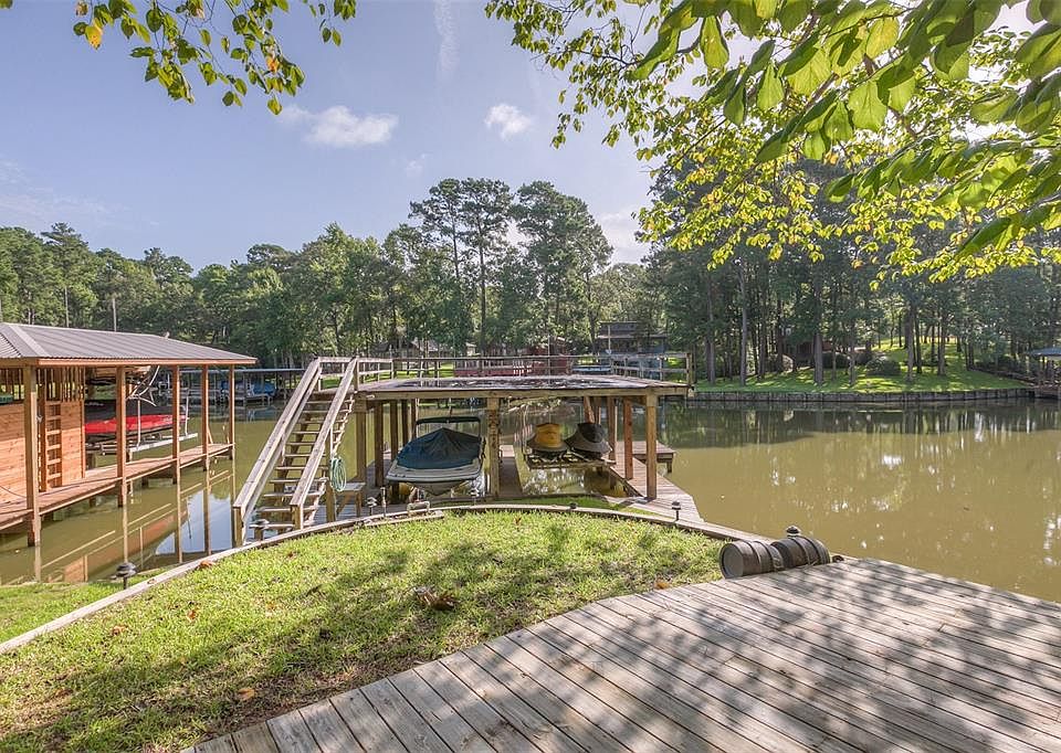 1st image of 150 Lower Cove Dr