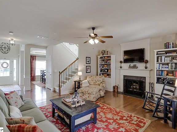 4th image of 254 Meadow Blossom Way