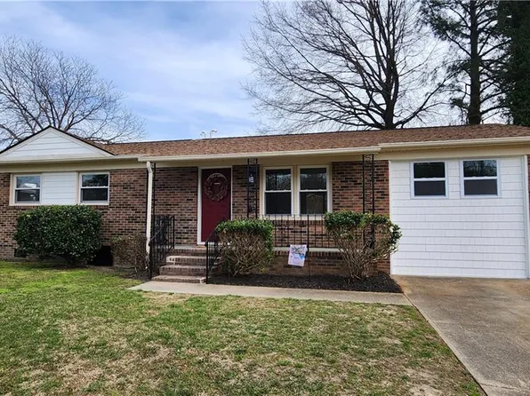 1119 Custis Rd, Suffolk, VA 23434