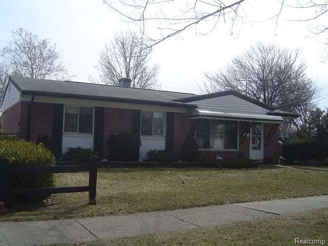 1st image of 34833 Hiveley St