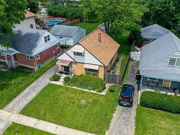 3rd image of 733 Hadley Ave