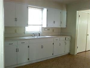 2nd image of 819 E Highland Ave