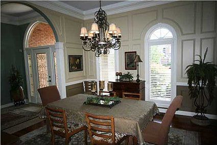 5th image of 9910 Oglesby Dr