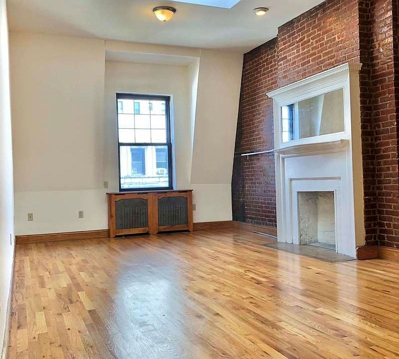 1st image of 318 W 105th St #5A3