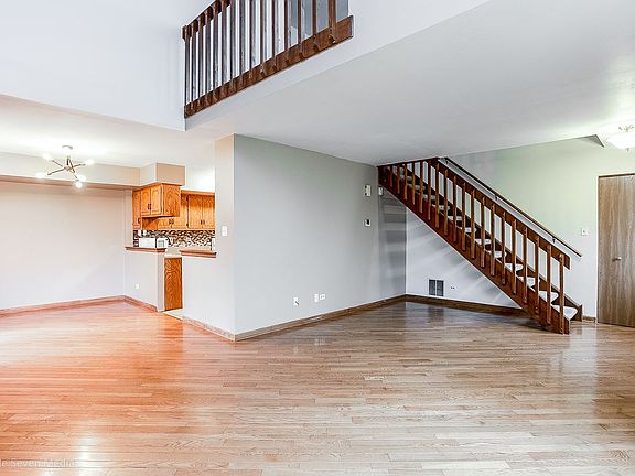 3rd image of 9200 Cliffside Ln