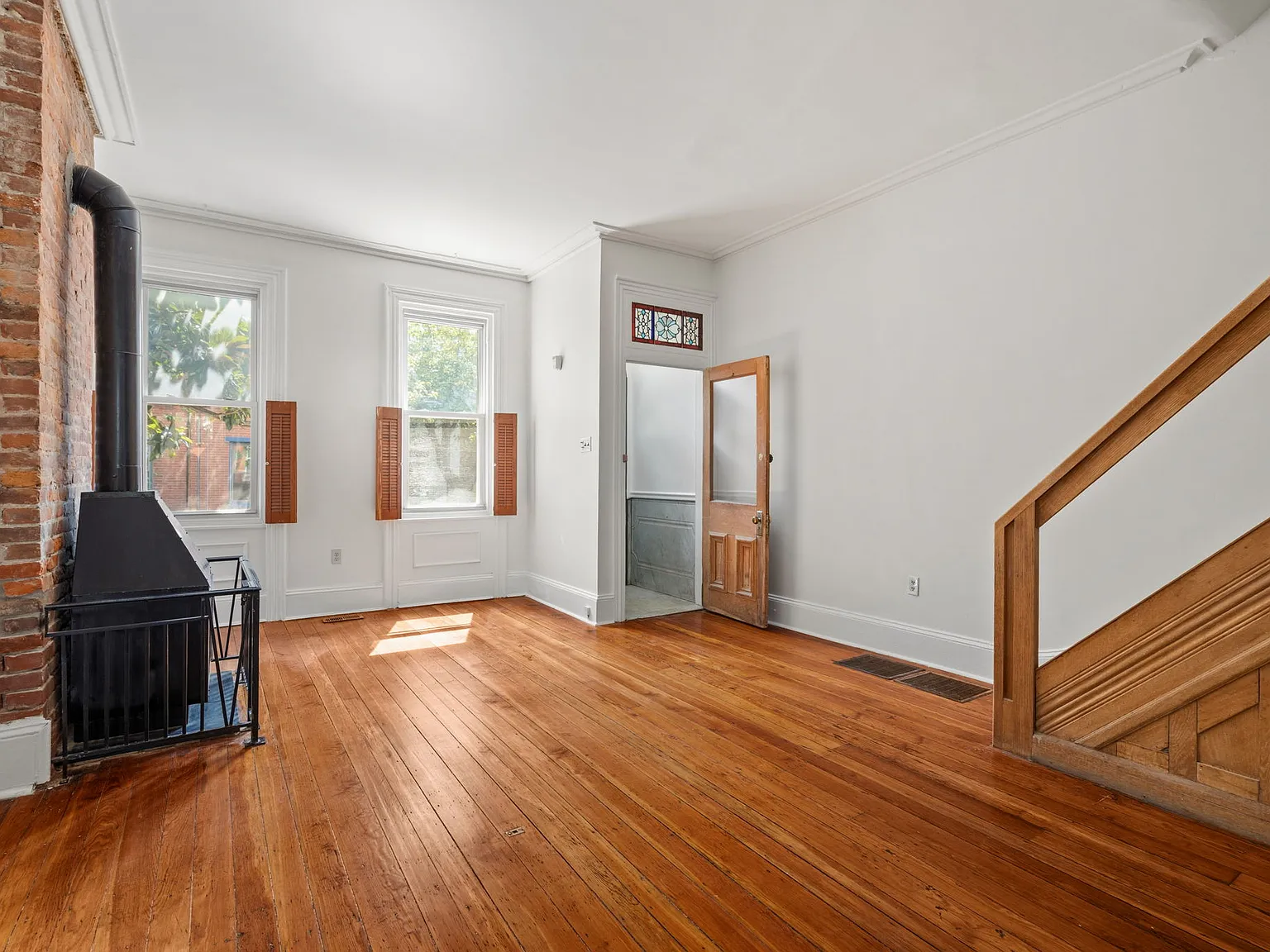 3 bed, 1.5 bath, 1599 sqft, $3,500 — Photo 2