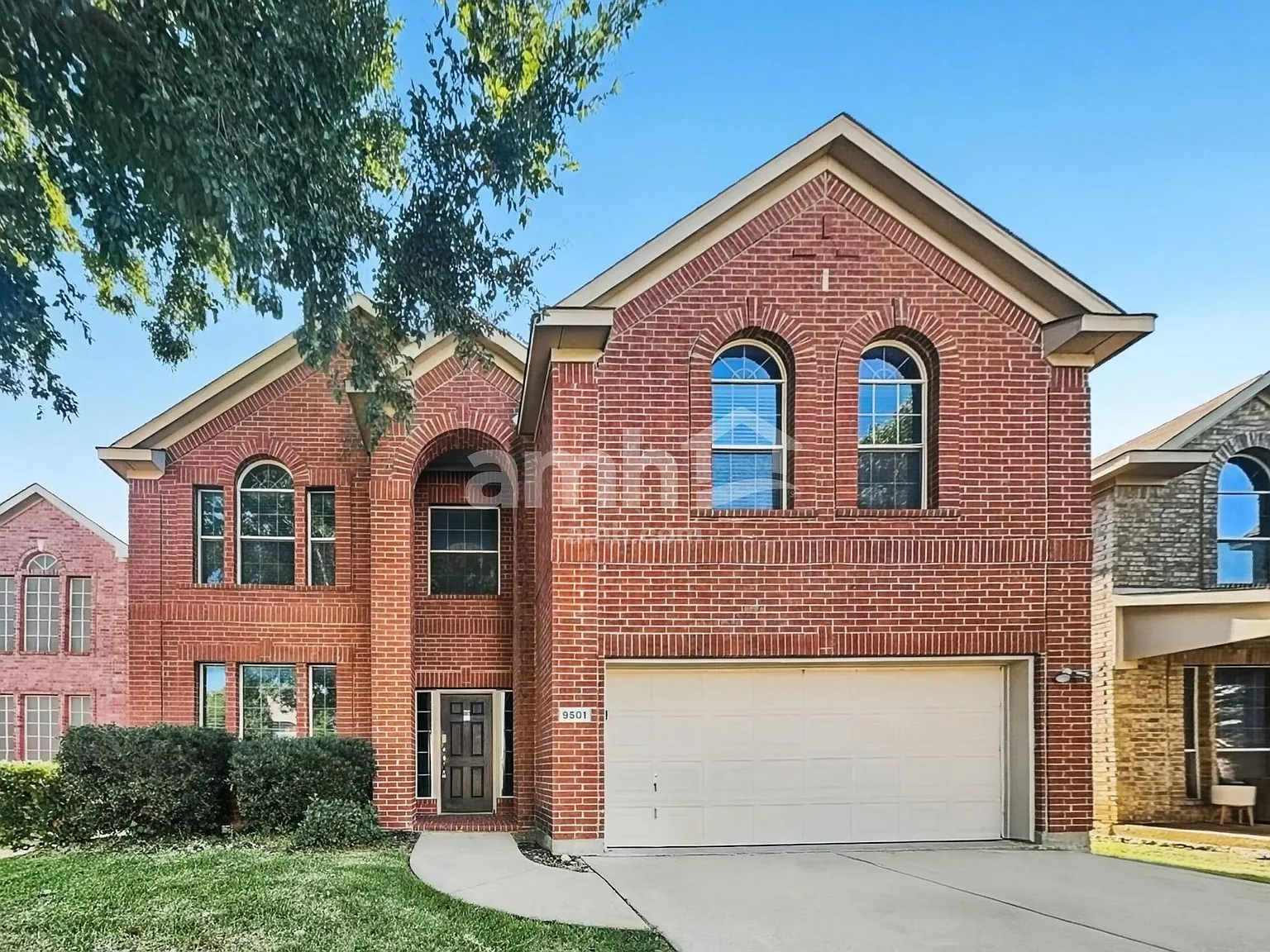 4 bed, 2.5 bath, 2628 sqft, $2,680 — Photo 1