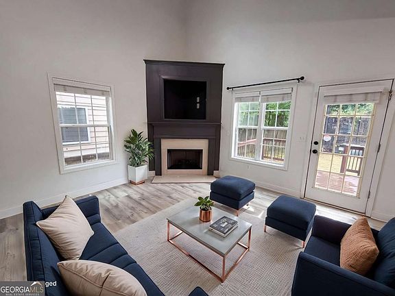 2nd image of 2559 Oakleaf Rdg