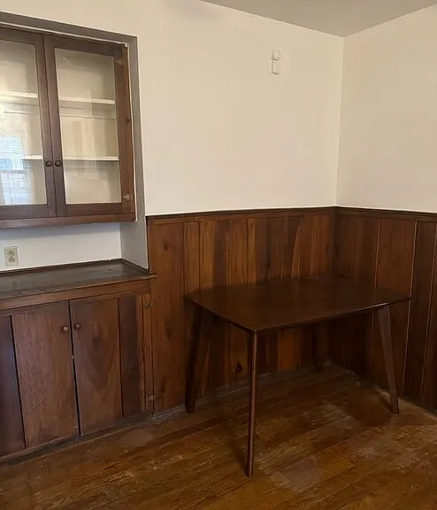 Dining area (Table included!)