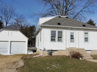 303 N Cherry Ave, Polo, IL 61064