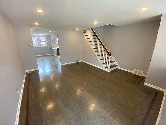 2nd image of 4309 Oakmont St