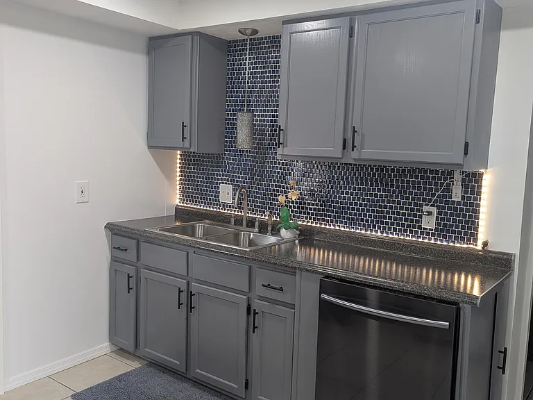 1221 S Webster Ave #2 — Photo 1
