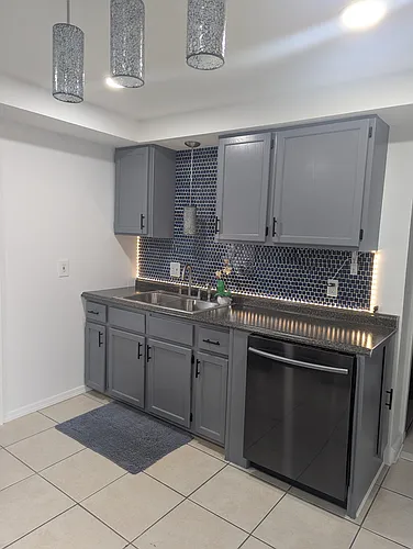 1221 S Webster Ave #2 Photo 1