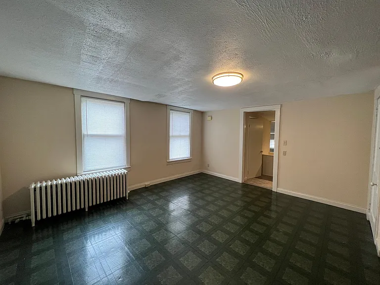 2210 Victor St #3 — Photo 5
