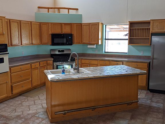 2nd image of 2386 W Quail Hollow Trl