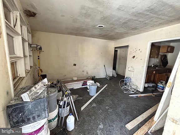 3rd image of 163 Kinsley Rd