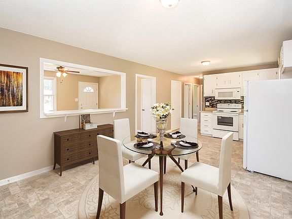 3rd image of 734 Welsey Dr