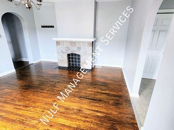 3rd image of 158 48th St #1