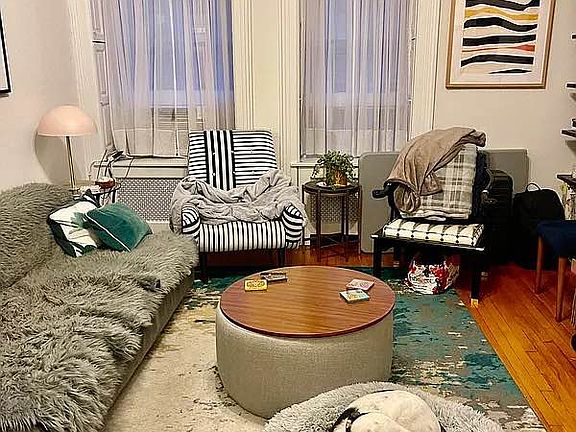 2nd image of 33 W 69th St #5