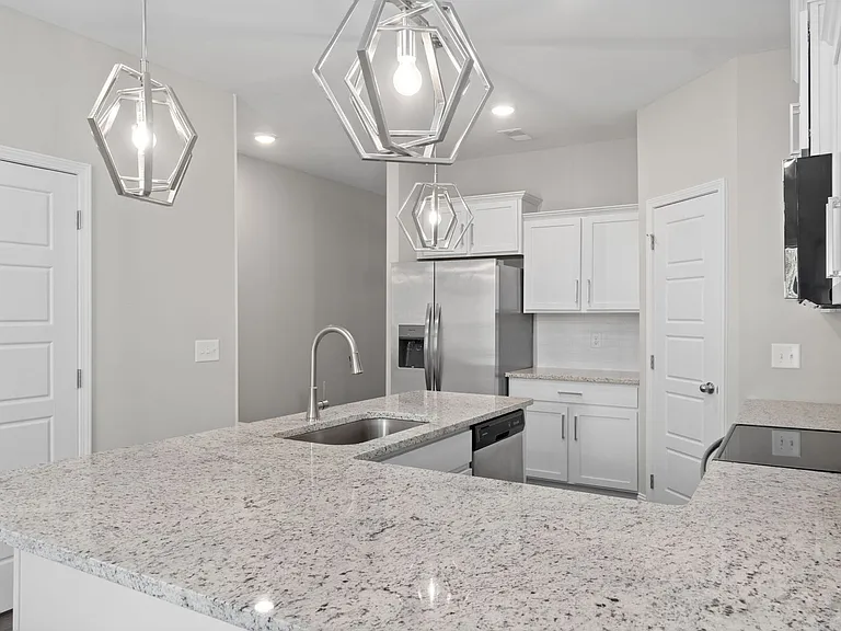 224 Drayton Dr #H — Photo 6