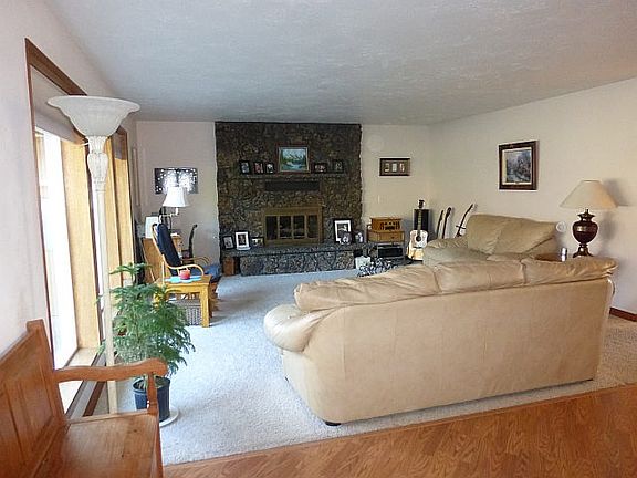 3rd image of 1816 S Vera Crest Dr