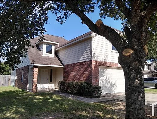 4 bed, 2250 sqft, $2,199 — Photo 3