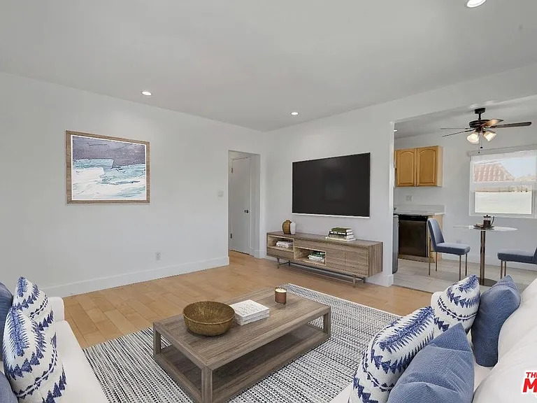 119 Paloma Ave #M — Photo 8