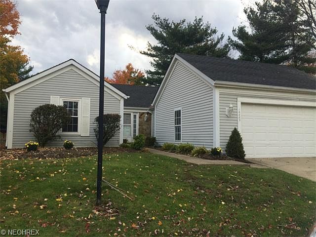 1st image of 16483 Weymouth Ln