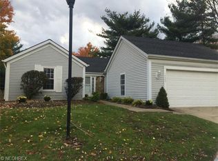 16483 Weymouth Ln, Strongsville, OH