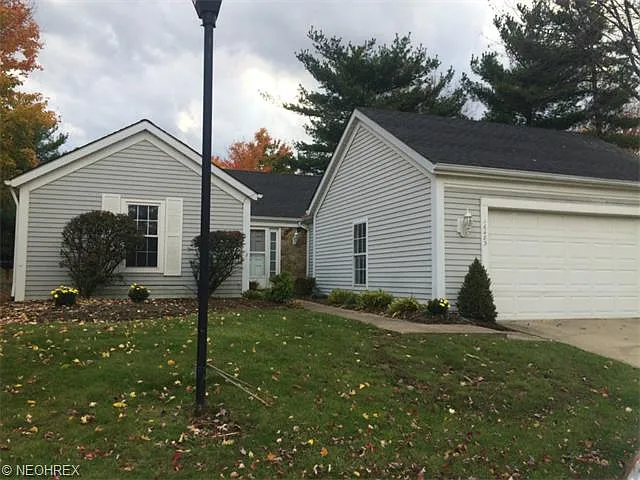 16483 Weymouth Ln photo 1