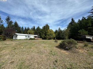 4988 S Loftus Rd, Florence, OR 97439