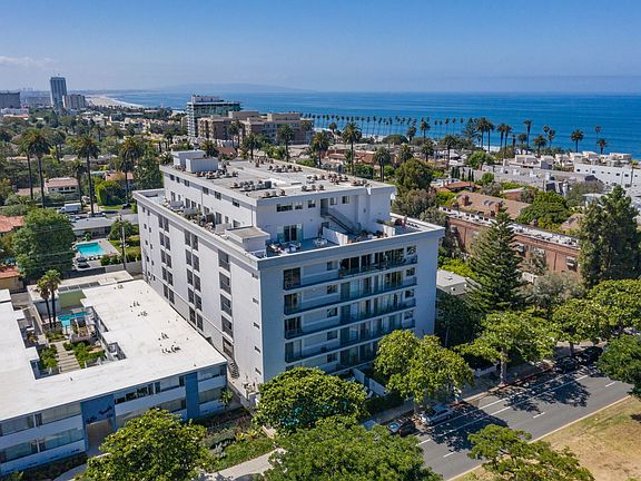 2nd image of 220 San Vicente Blvd Unit 503