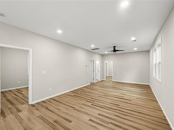 5th image of 5376 Denny Dr