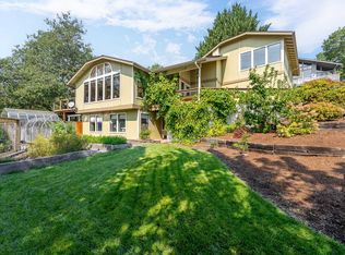 1748 NW Crescent Dr, Grants Pass, OR