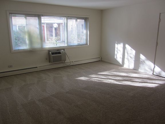 3rd image of 8046 Knox Ave APT 1F