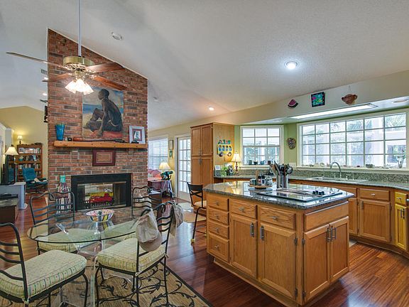2nd image of 4141 Rosewood Ave