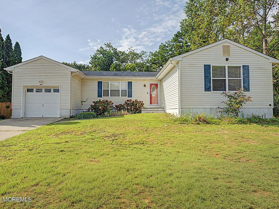 1st image of 442 Mulberry Place