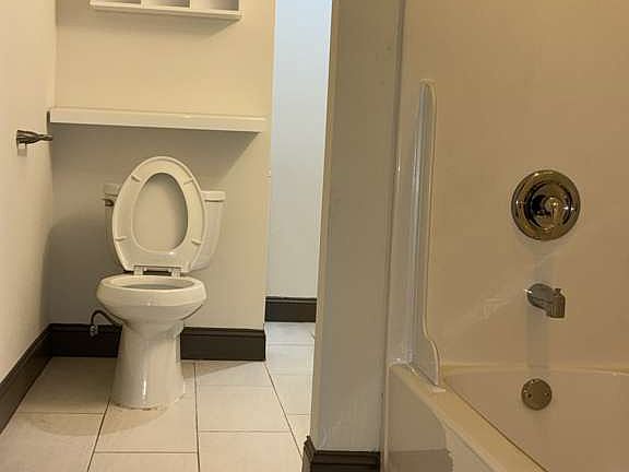 3rd image of 812 N 15th St APT 1S