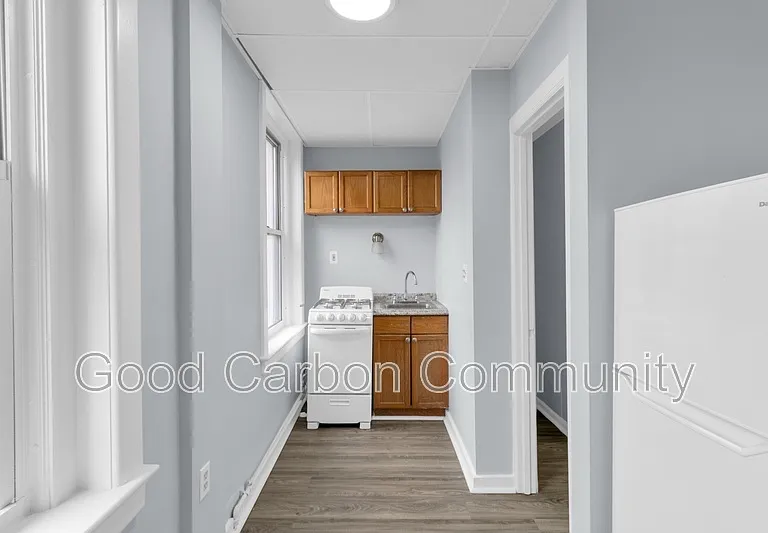 131 Allen St #17 — Photo 2