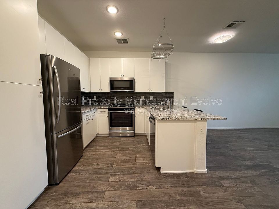 1st image of 2212 E Hidalgo Ave