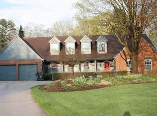 8260 Fremont Ct, Greendale, WI 53129