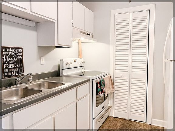 5th image of 10309 Circle Dr APT 102