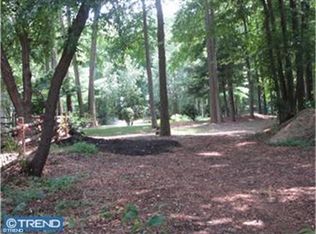 4 Winterberry Rd, Moorestown, NJ 08057