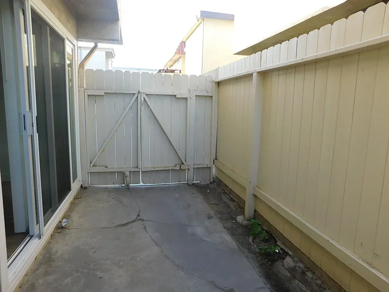 21st426 — Photo 10