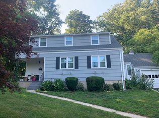 121 Nichols Ave, Stamford, CT 06905